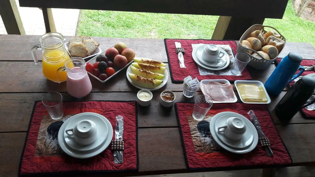 Ike Suite Praia do Rosa 2*,